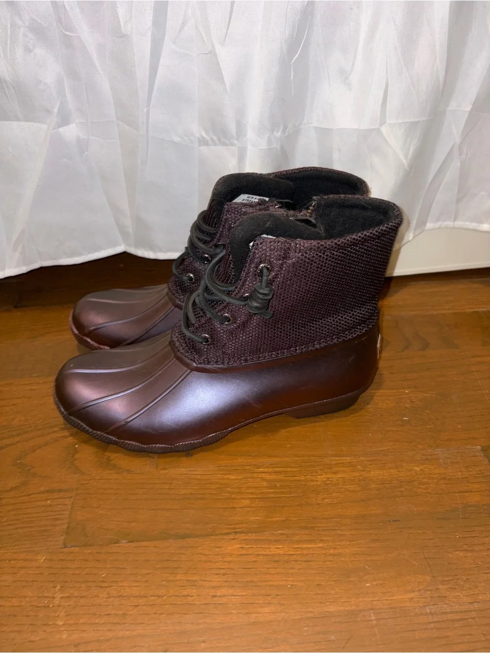 Sperry Women's Lace-Up Waterproof Boots in Plum/Black